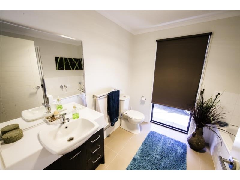 6 Fairy Wren Terrace, Gilston QLD 4211