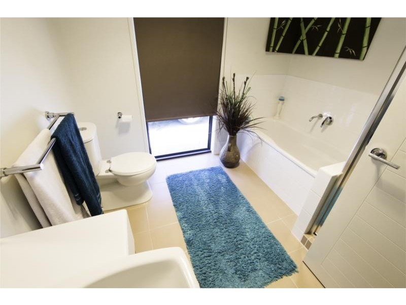 6 Fairy Wren Terrace, Gilston QLD 4211