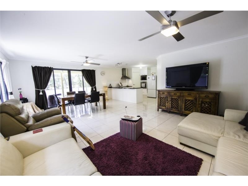 6 Fairy Wren Terrace, Gilston QLD 4211