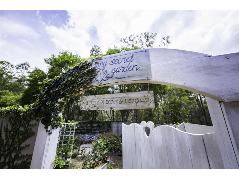 6 Fairy Wren Terrace, Gilston QLD 4211