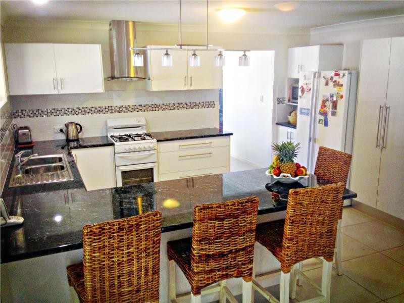 8 Seabreeze Street, Bargara QLD 4670