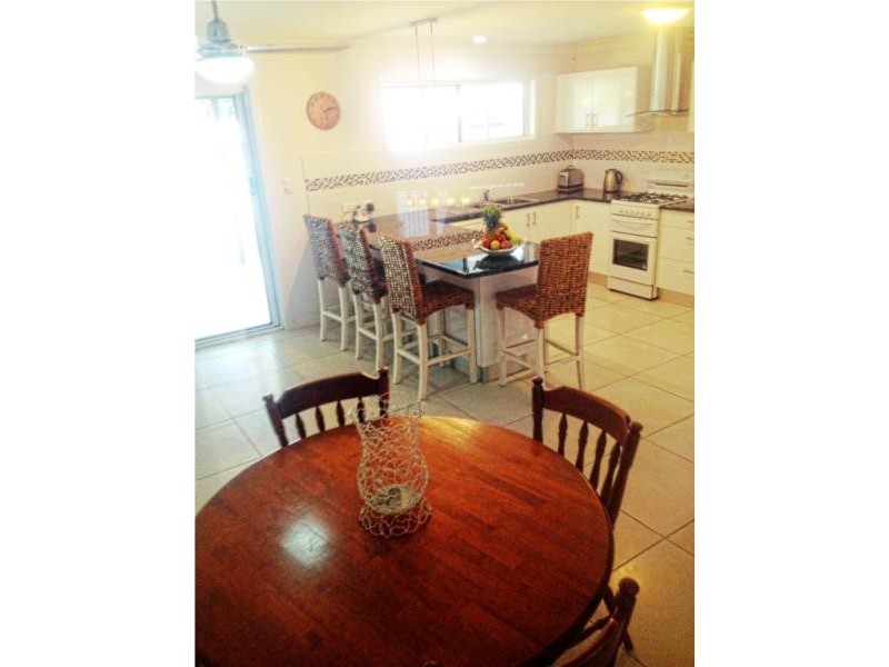 8 Seabreeze Street, Bargara QLD 4670