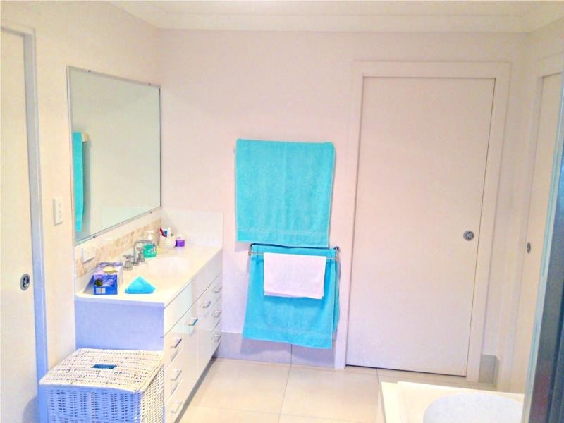 8 Seabreeze Street, Bargara QLD 4670