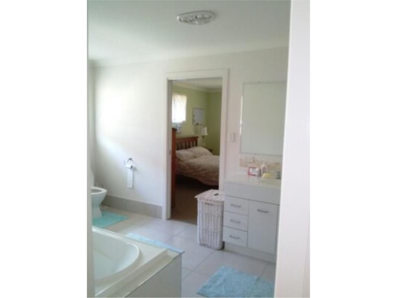 8 Seabreeze Street, Bargara QLD 4670