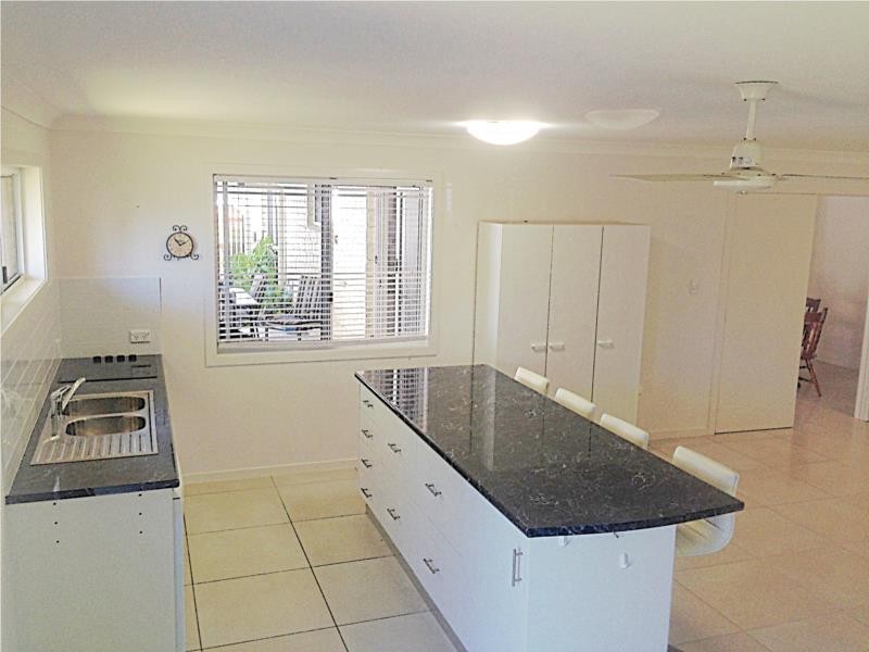 8 Seabreeze Street, Bargara QLD 4670