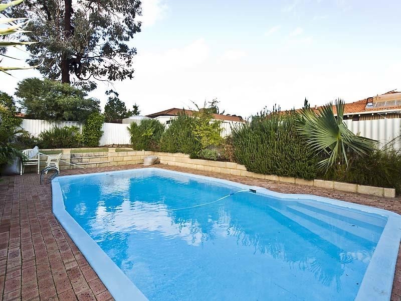 726 Beach Road, Hamersley WA 6022