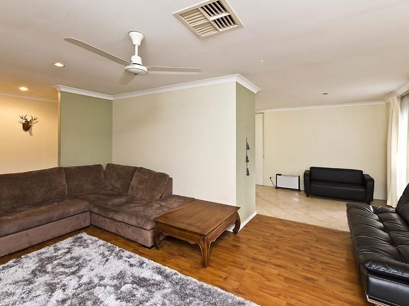 726 Beach Road, Hamersley WA 6022