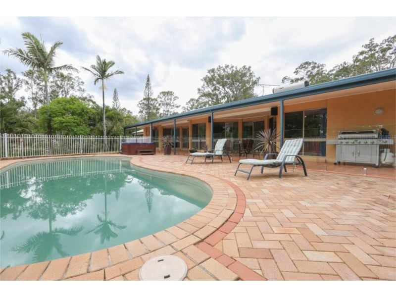 36 Ruth Terrace, Oxenford QLD 4210