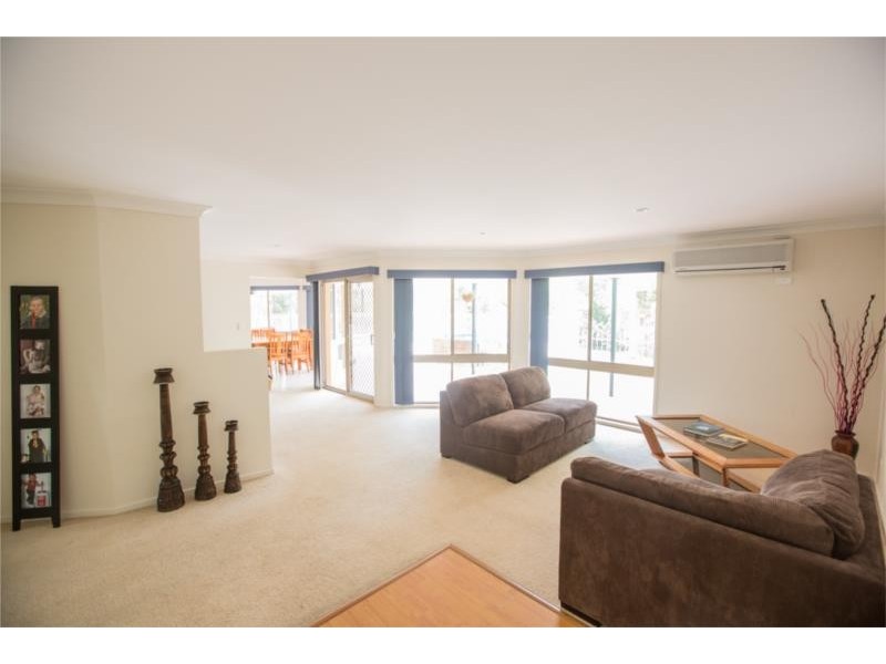 36 Ruth Terrace, Oxenford QLD 4210