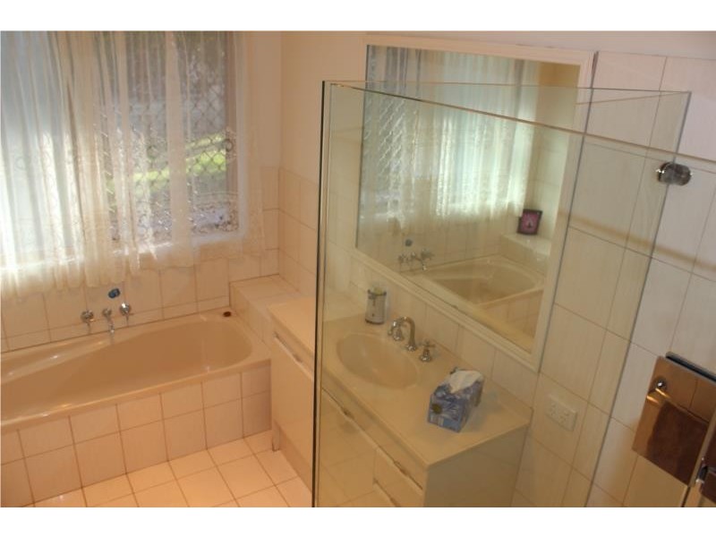 36 Ruth Terrace, Oxenford QLD 4210