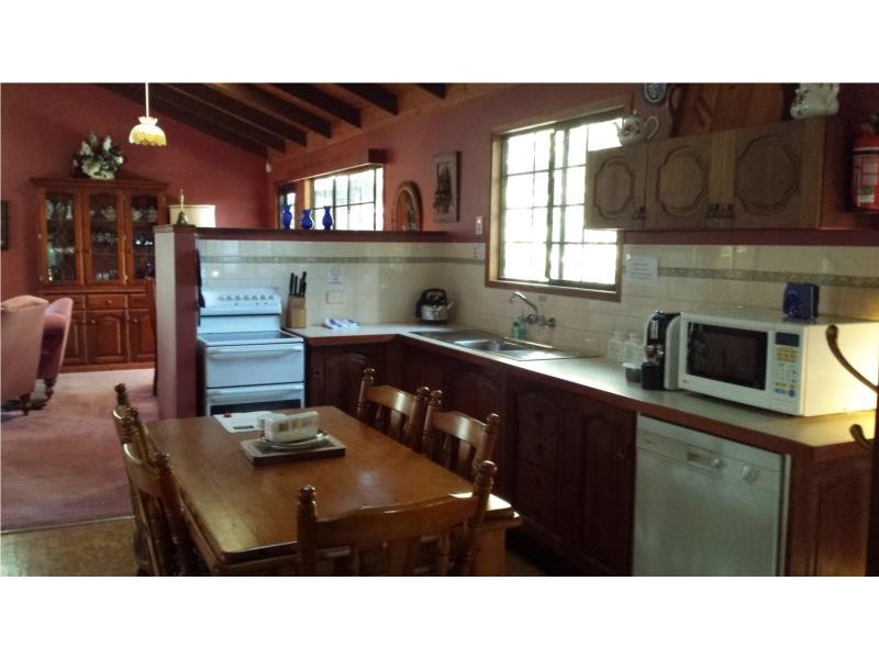 9 Wongawallan Road, Tamborine Mountain QLD 4272