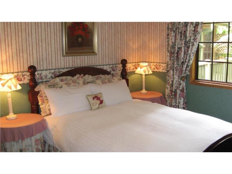 9 Wongawallan Road, Tamborine Mountain QLD 4272