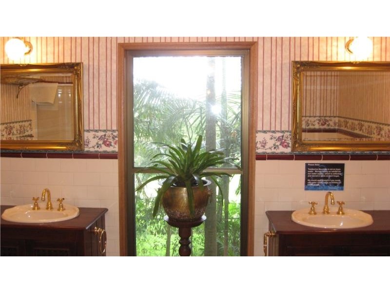 9 Wongawallan Road, Tamborine Mountain QLD 4272