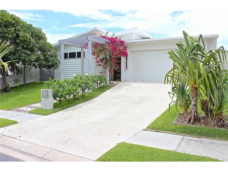 627 CASUARINA WAY, Casuarina NSW 2487