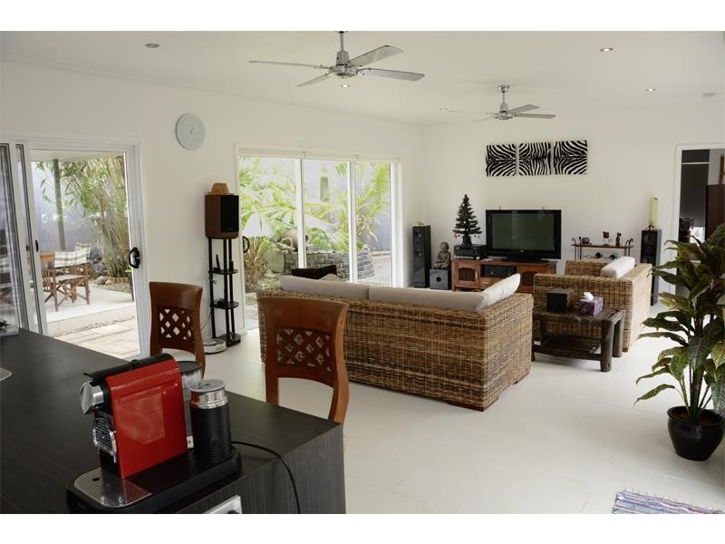 6 Fantan Close, Redlynch QLD 4870