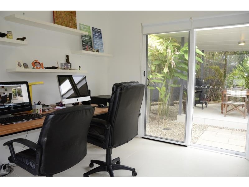 6 Fantan Close, Redlynch QLD 4870