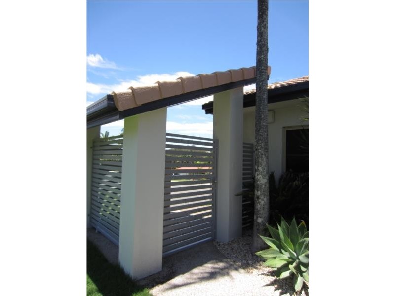 33 Hickey Way, Carrara QLD 4211