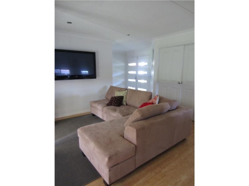 33 Hickey Way, Carrara QLD 4211