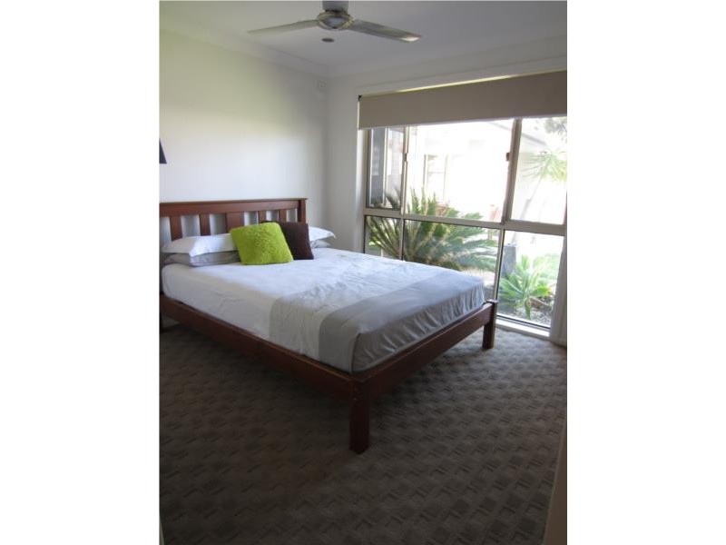 33 Hickey Way, Carrara QLD 4211
