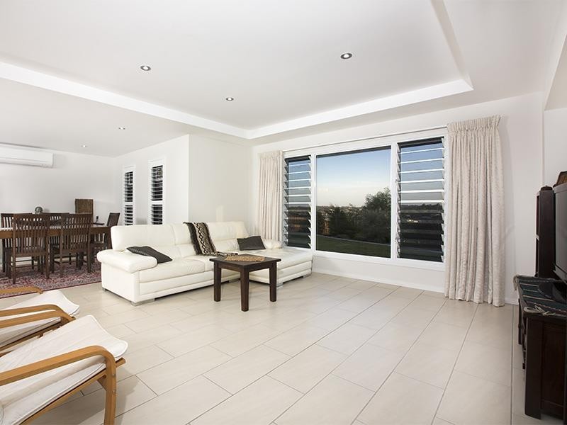 42 Dana Street, Cashmere QLD 4500