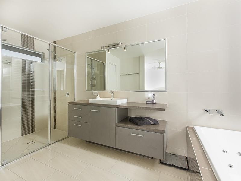 42 Dana Street, Cashmere QLD 4500