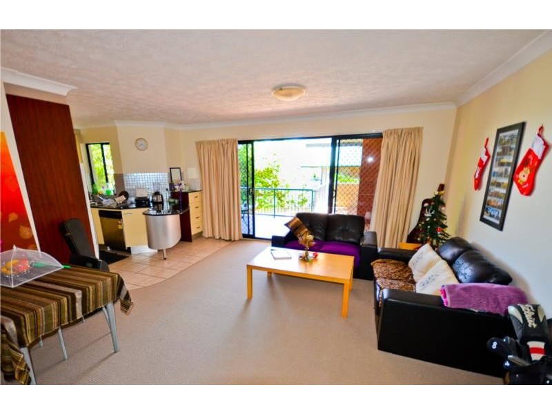 1/194 Carmody Road, St Lucia QLD 4067