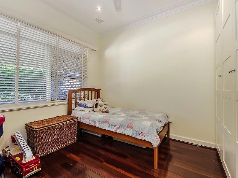 128 Paramatta Road, Doubleview WA 6018