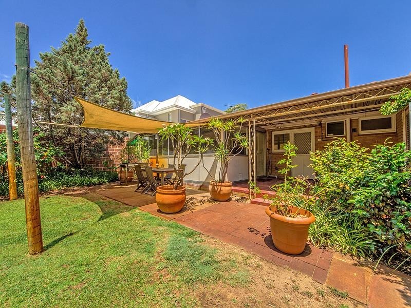 128 Paramatta Road, Doubleview WA 6018