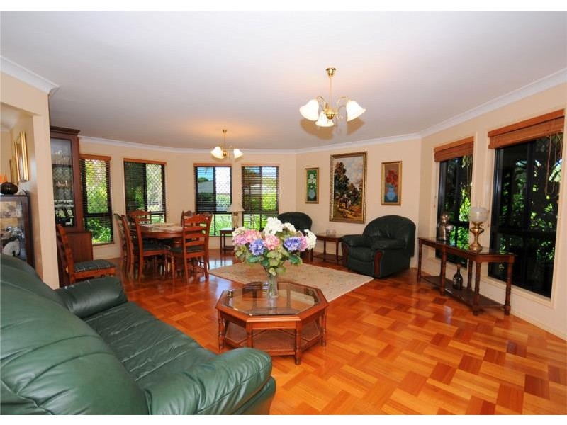14 San Bromista Court, Urangan QLD 4655