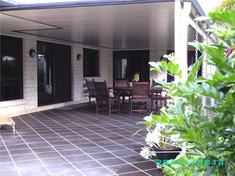 14 San Bromista Court, Urangan QLD 4655