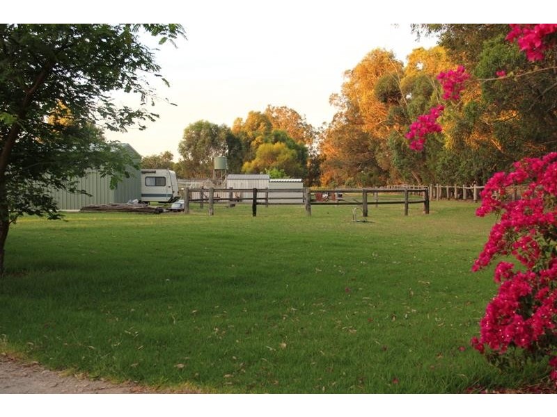 51 Beau Sovereign Court, North Dandalup WA 6207