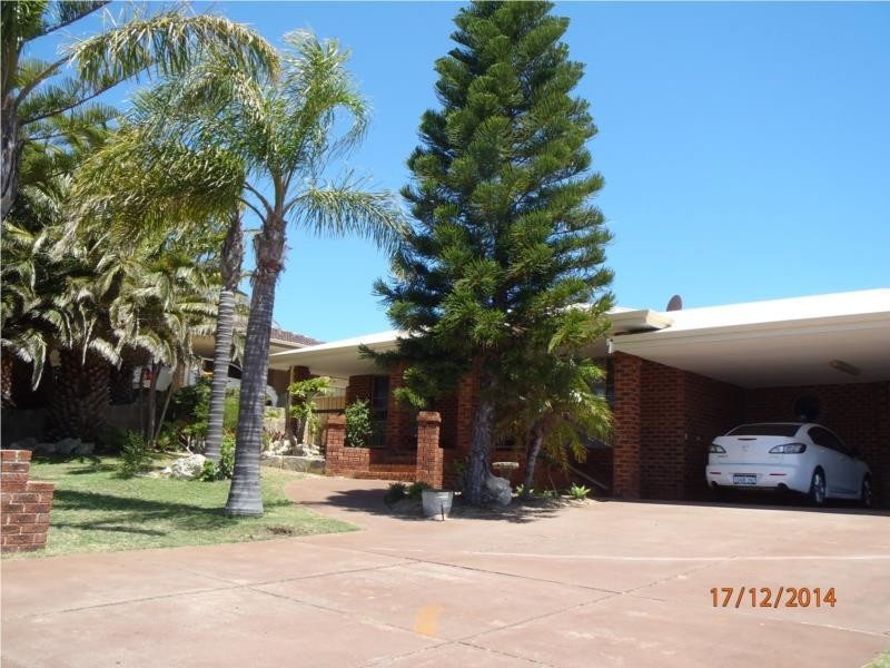 6 Berrigan Row, Halls Head WA 6210