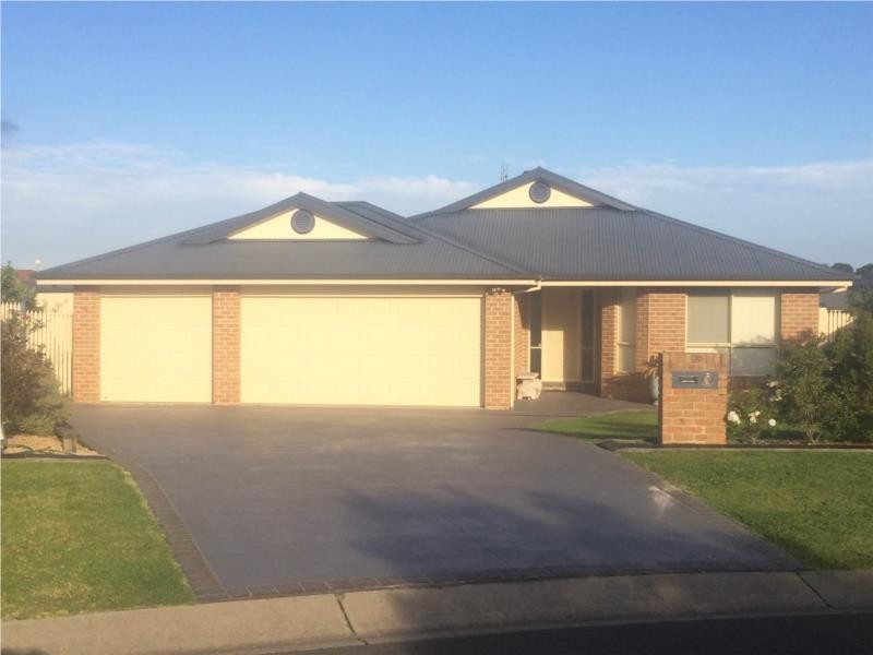 35 GUINEA FLOWER CRESCENT, Worrigee NSW 2540