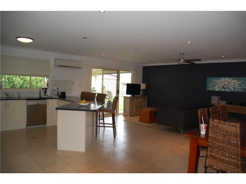35 GUINEA FLOWER CRESCENT, Worrigee NSW 2540