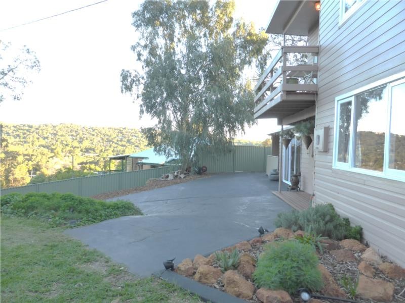 96 Roberts Road, Kelmscott WA 6111