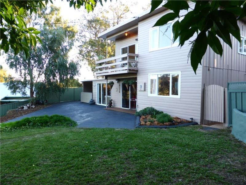 96 Roberts Road, Kelmscott WA 6111