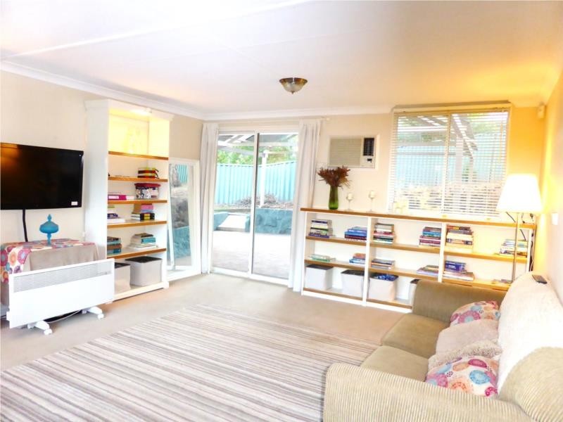 96 Roberts Road, Kelmscott WA 6111
