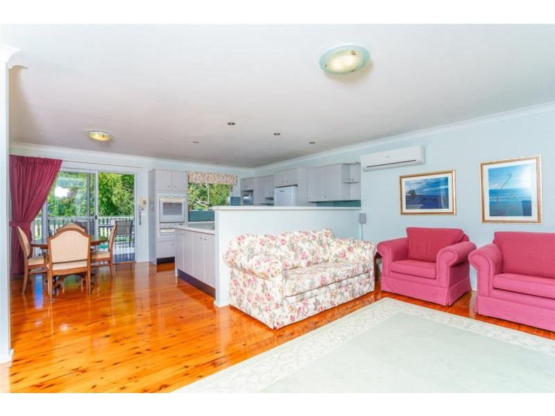 14 Penang Street, Point Clare NSW 2250