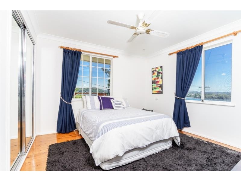 14 Penang Street, Point Clare NSW 2250