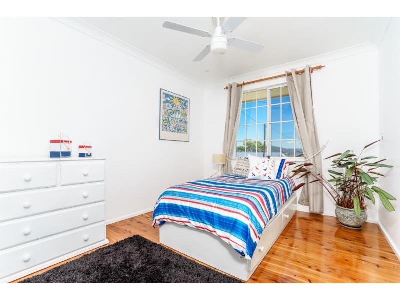 14 Penang Street, Point Clare NSW 2250