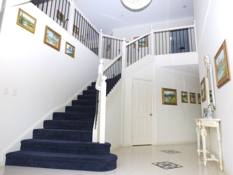 63 Dandelion Street, Eight Mile Plains QLD 4113