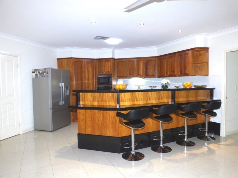 63 Dandelion Street, Eight Mile Plains QLD 4113