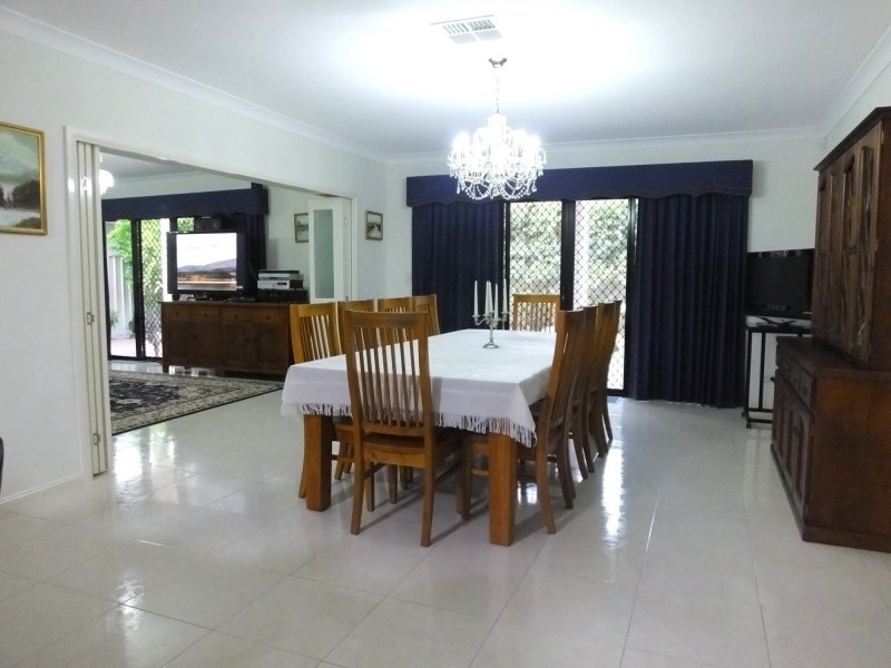 63 Dandelion Street, Eight Mile Plains QLD 4113