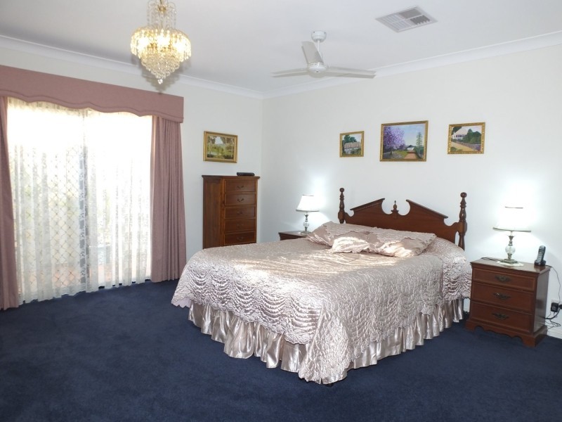 63 Dandelion Street, Eight Mile Plains QLD 4113