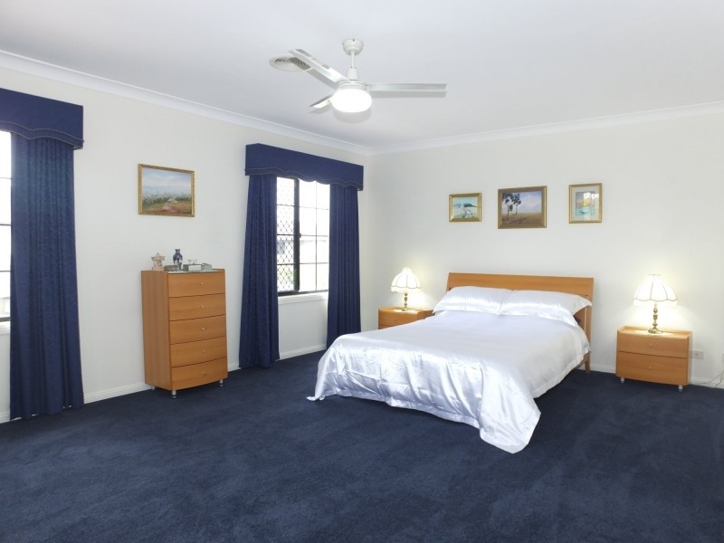 63 Dandelion Street, Eight Mile Plains QLD 4113