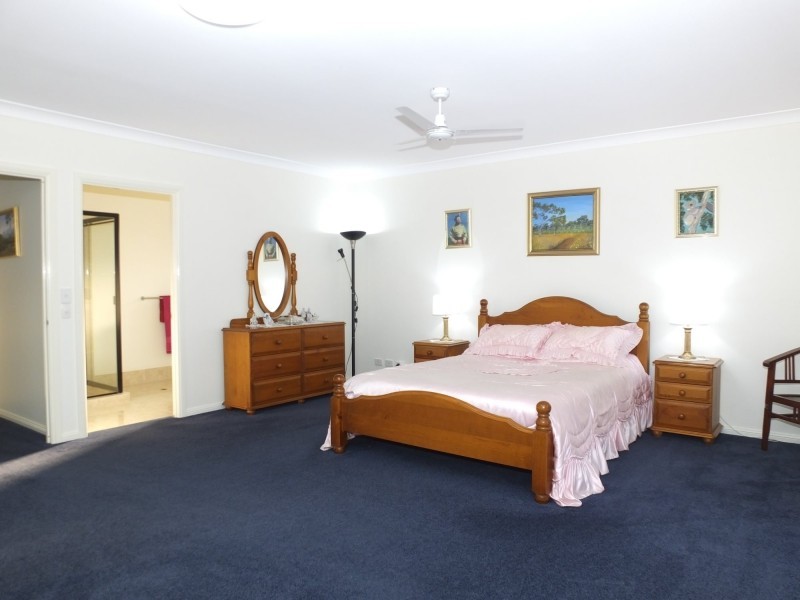 63 Dandelion Street, Eight Mile Plains QLD 4113