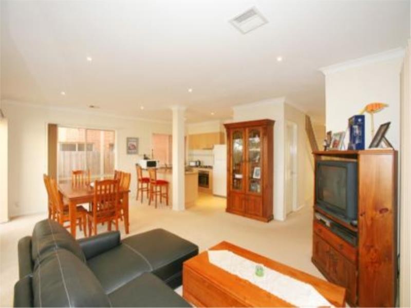 32 Madison Boulevard, Mitcham VIC 3132