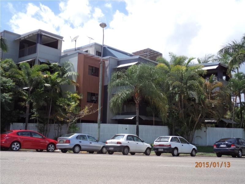 2/33-35 McIlwraith Street, South Townsville QLD 4810