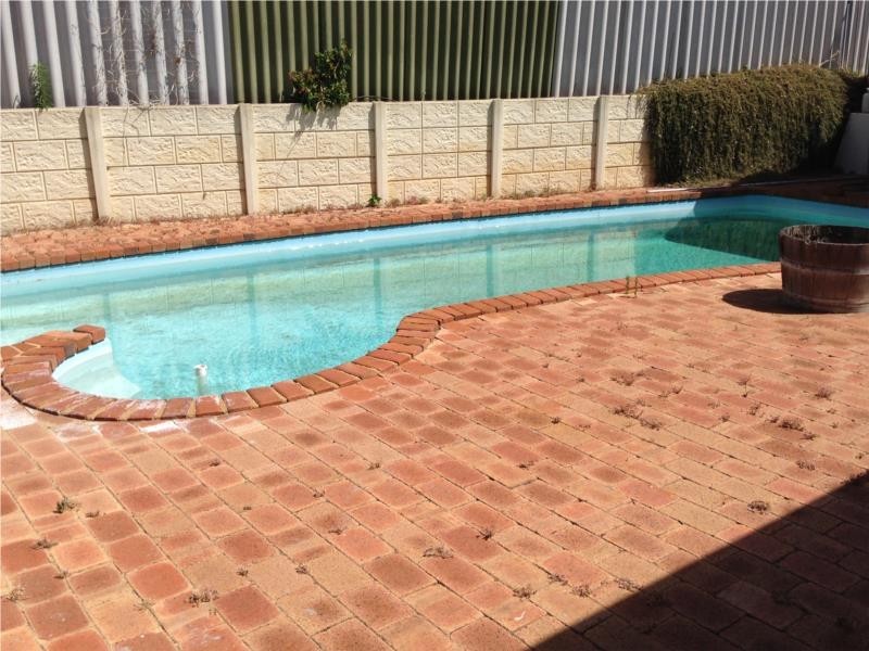 5 Flinton Court, Halls Head WA 6210