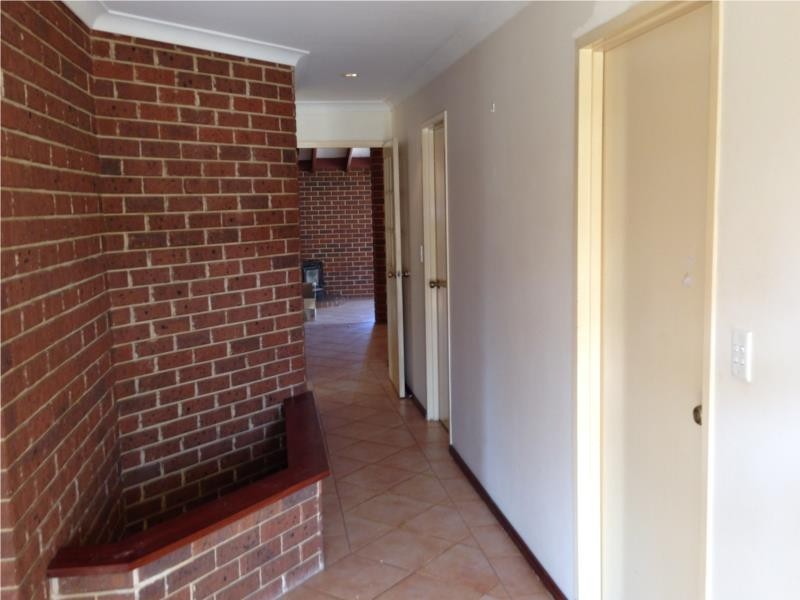 5 Flinton Court, Halls Head WA 6210